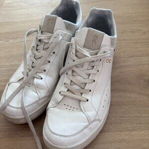 On Running "The Roger" Advantage Sneakers - Size 10.5